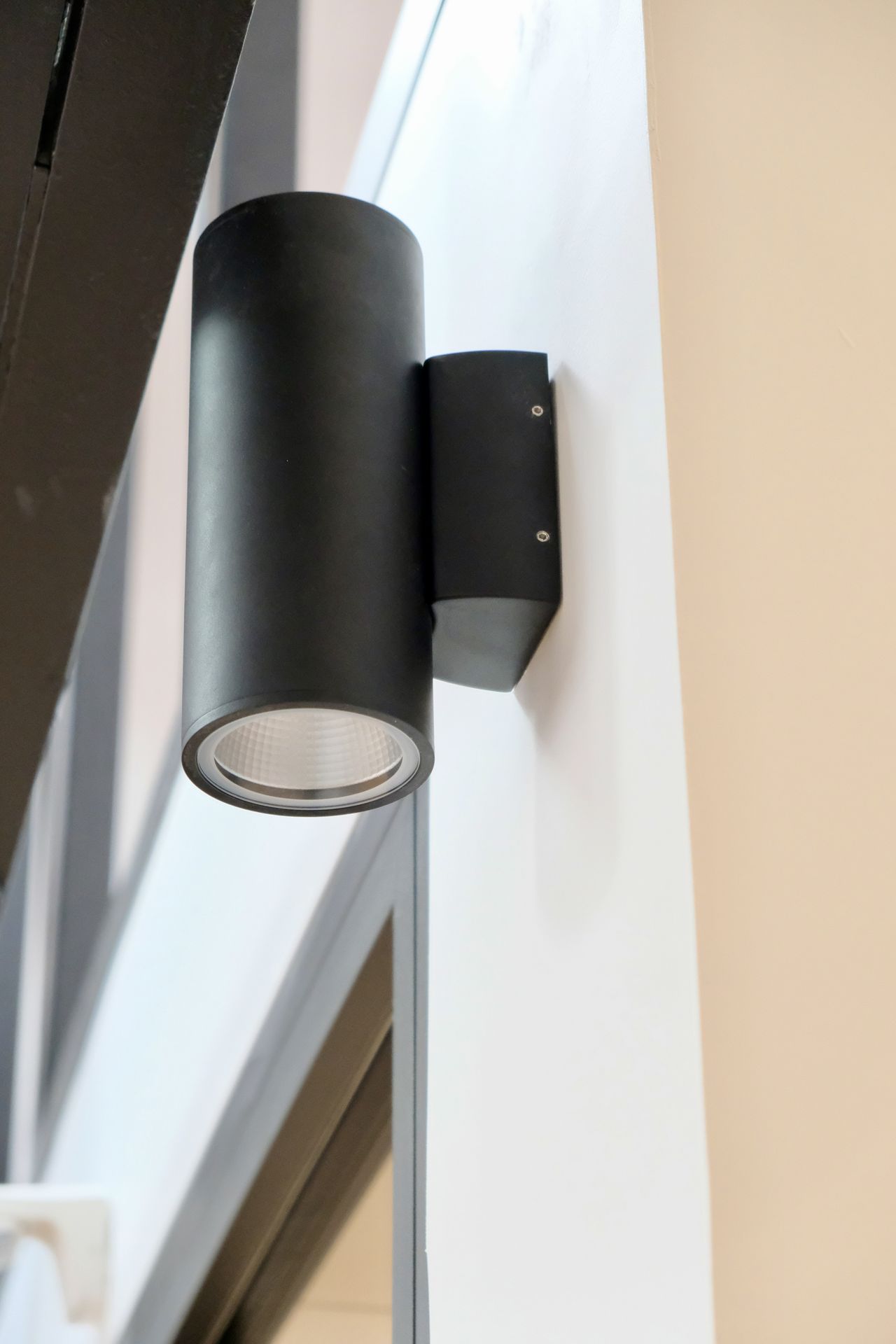 installation de luminaire dans des locaux professionnels