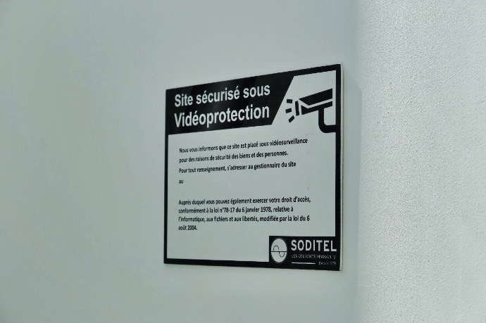 panneau affichage entreprise sous vidéosurveillance Soditel